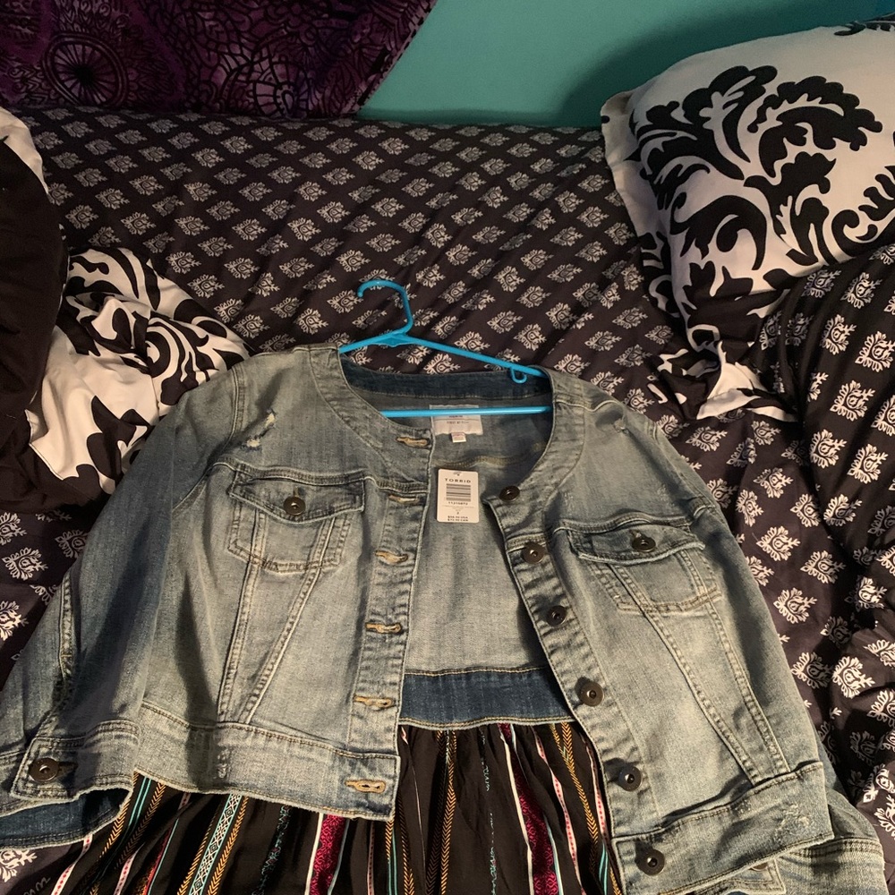TORRID PLUS SIZE JEAN JACKET